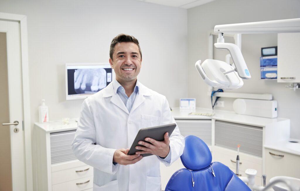 Corporate Dentistry vs. Private Practice: Which One is Right For You?