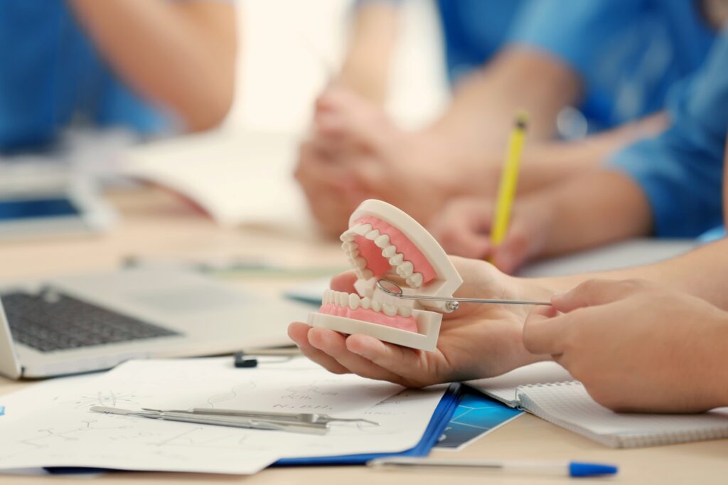 5 Time Management Tips for Busy Dental Students